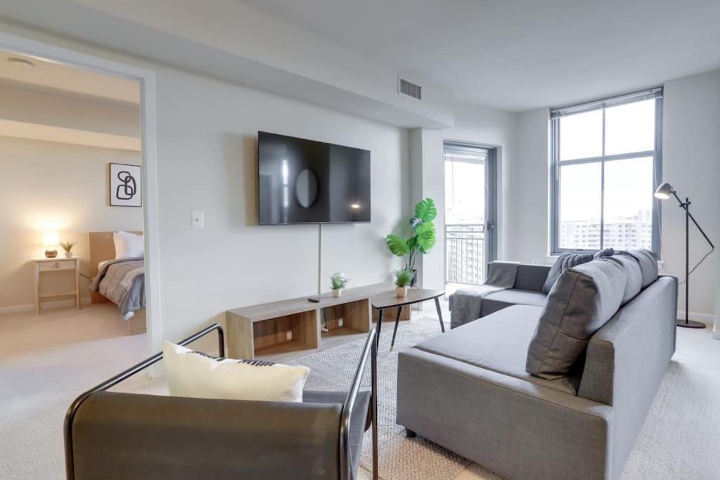 Fantastic 2 Bedroom Condo At Pentagon City Arlington Bagian luar foto