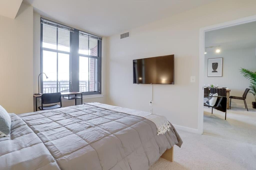 Fantastic 2 Bedroom Condo At Pentagon City Arlington Bagian luar foto