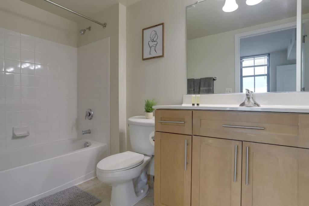 Fantastic 2 Bedroom Condo At Pentagon City Arlington Bagian luar foto