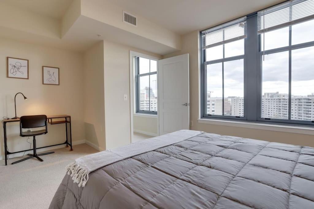 Fantastic 2 Bedroom Condo At Pentagon City Arlington Bagian luar foto